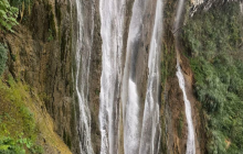 滴水崖瀑布生态旅游风景区